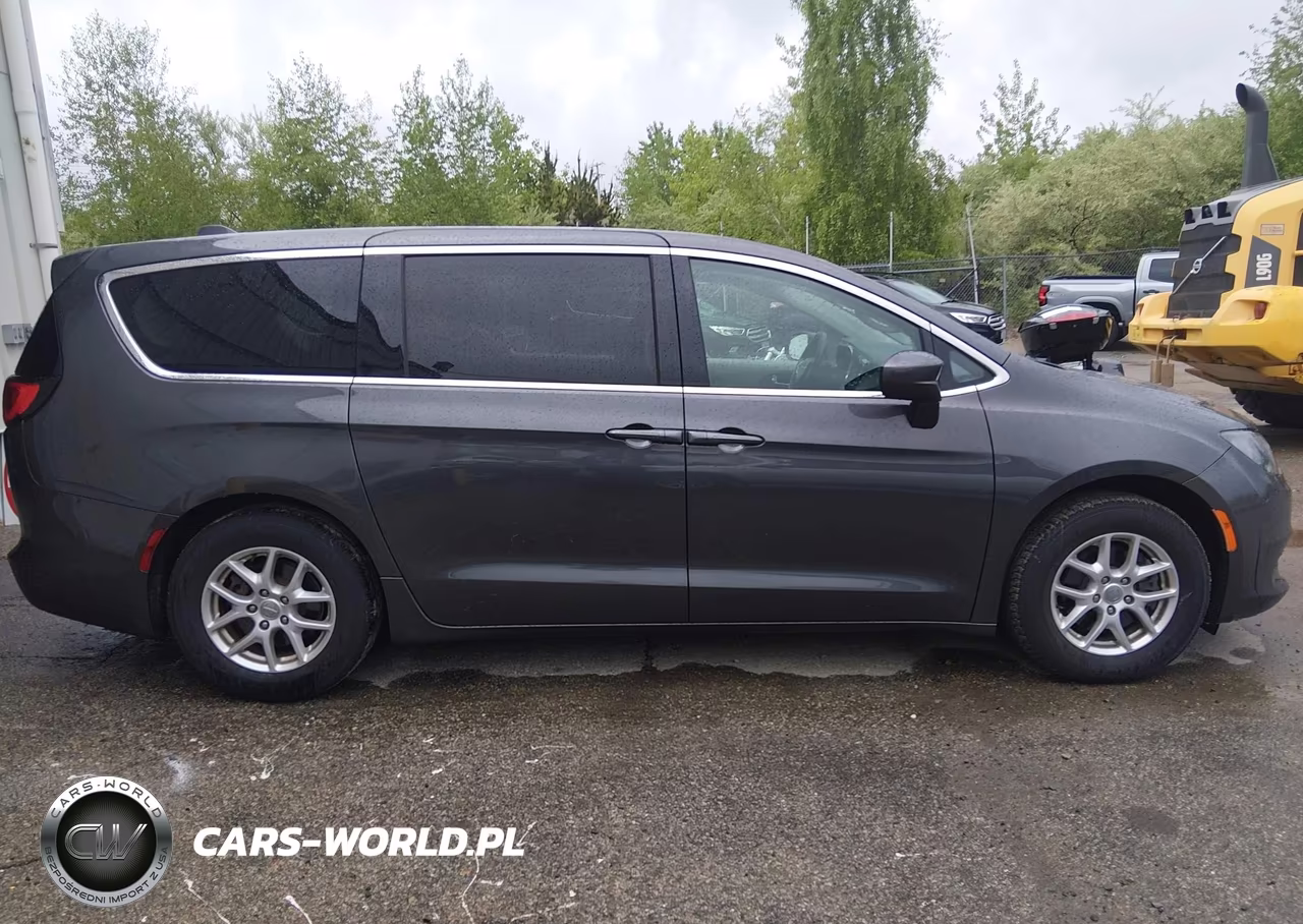 2020 Chrysler Voyager Lx VIN:2C4RC1CG8LR195613 - 13