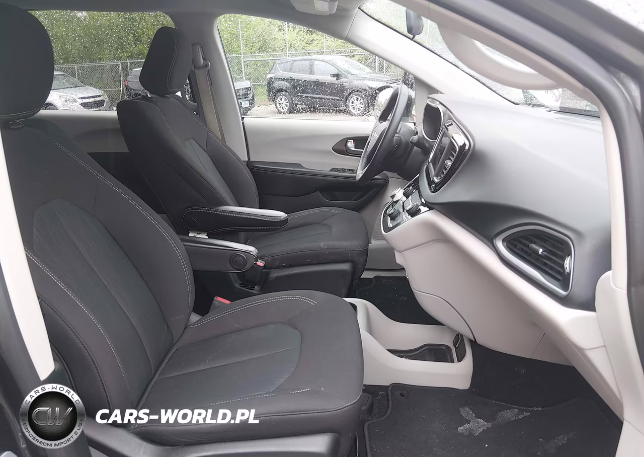 2020 Chrysler Voyager Lx VIN:2C4RC1CG8LR195613 - 5