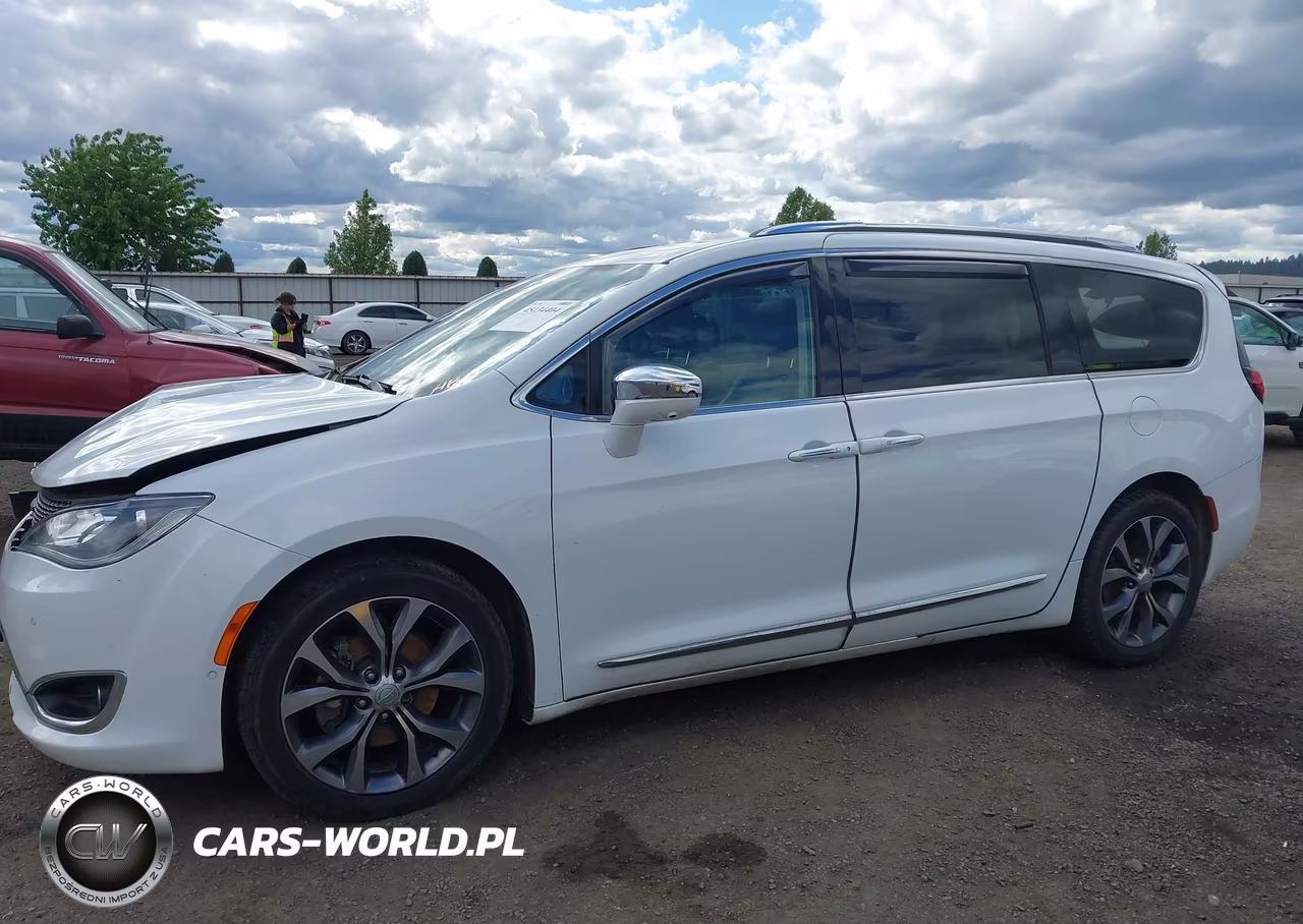 2017 Chrysler Pacifica Limited VIN:2C4RC1GG1HR804154 - 14