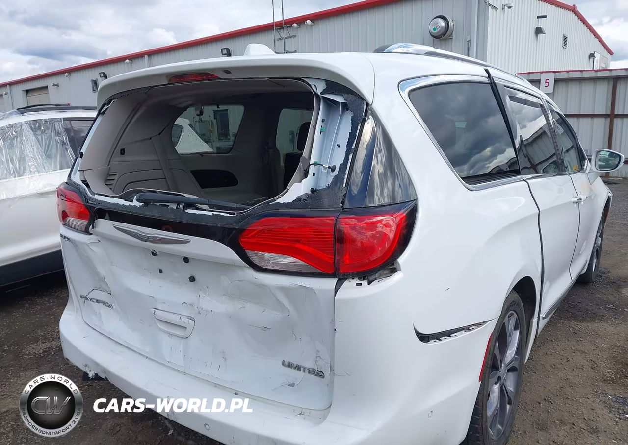 2017 Chrysler Pacifica Limited VIN:2C4RC1GG1HR804154 - 17