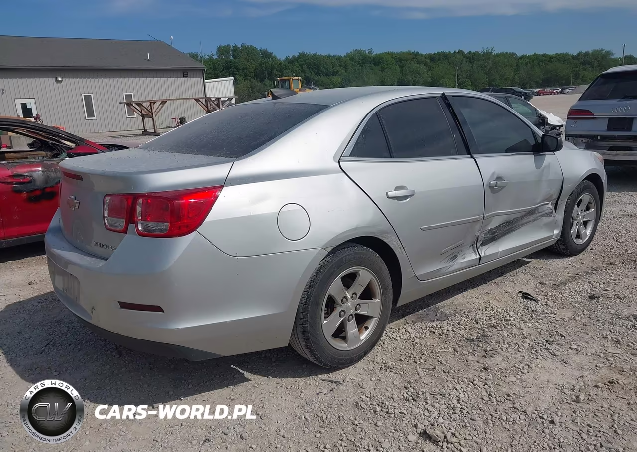 2015 Chevrolet Malibu Ls VIN:1G11B5SL5FF110298 - 4