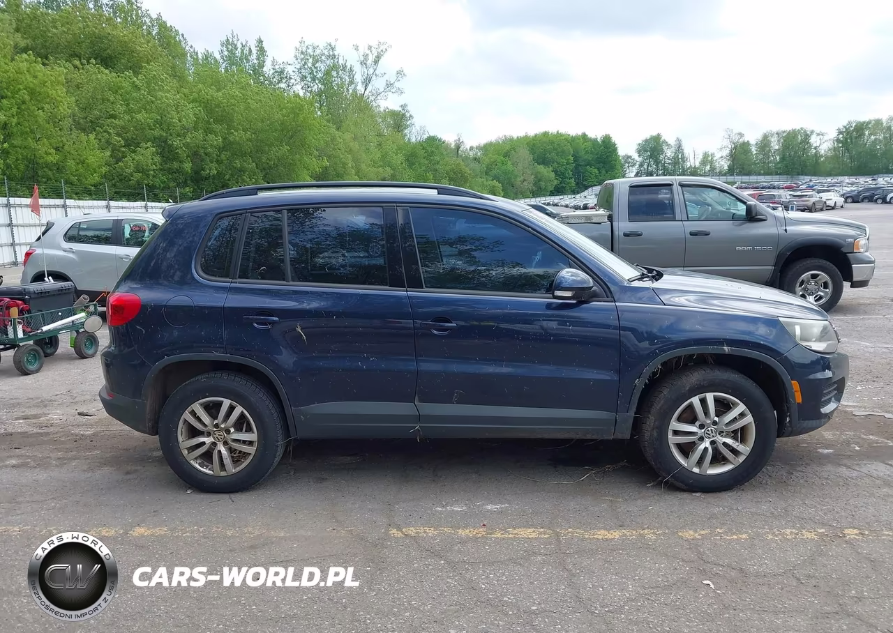 2016 Volkswagen Tiguan S VIN:WVGAV7AXXGW591239 - 14