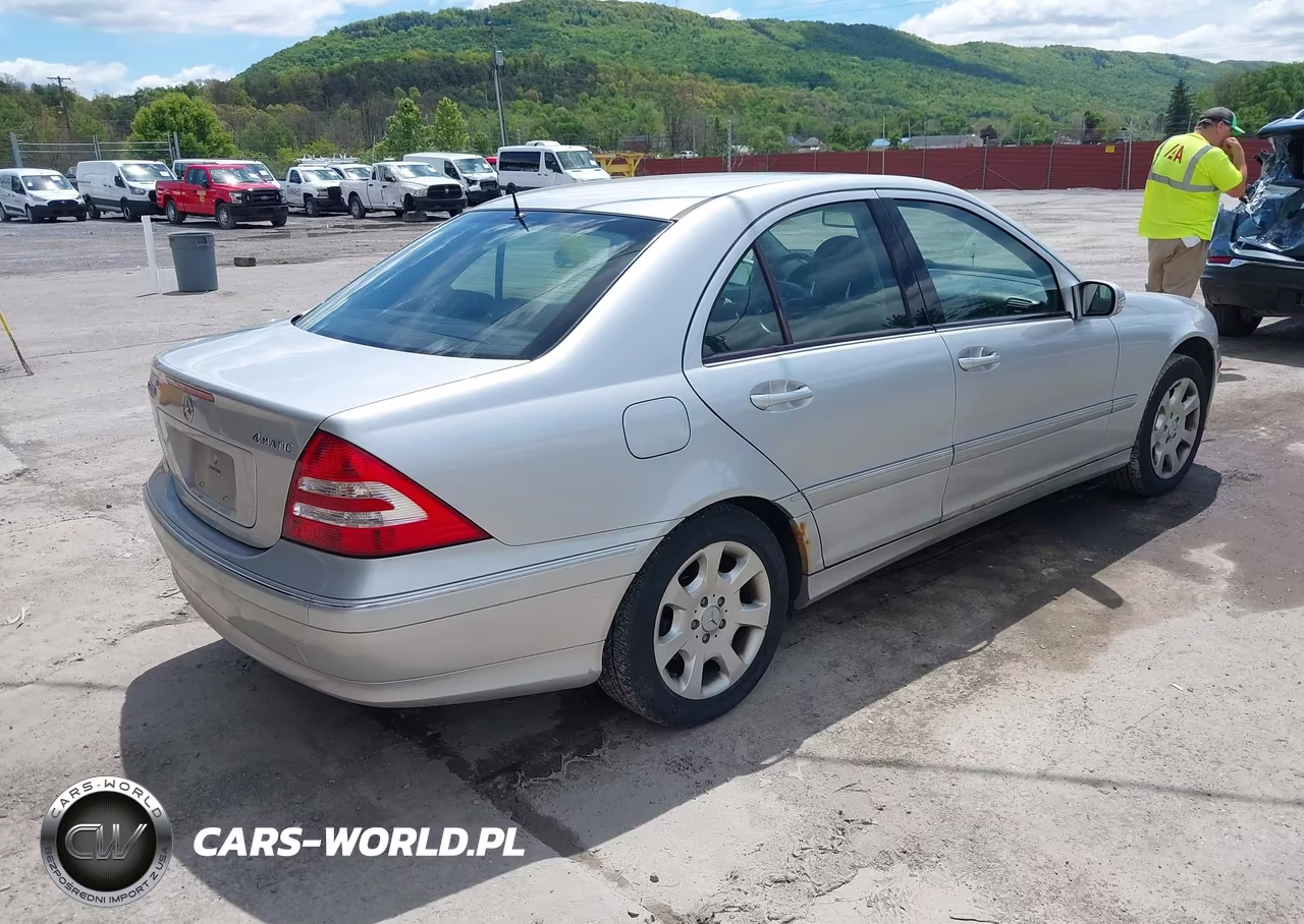 2005 Mercedes-Benz C 240 Luxury 4Matic VIN:WDBRF81J05F704827 - 4