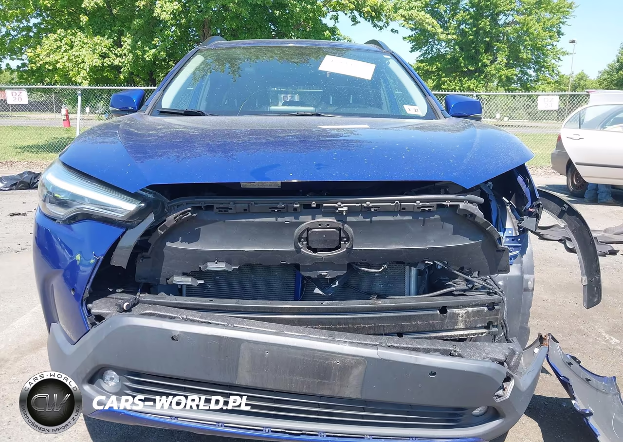 2022 Toyota Corolla Cross Xle VIN:7MUDAABG7NV005415 - 12
