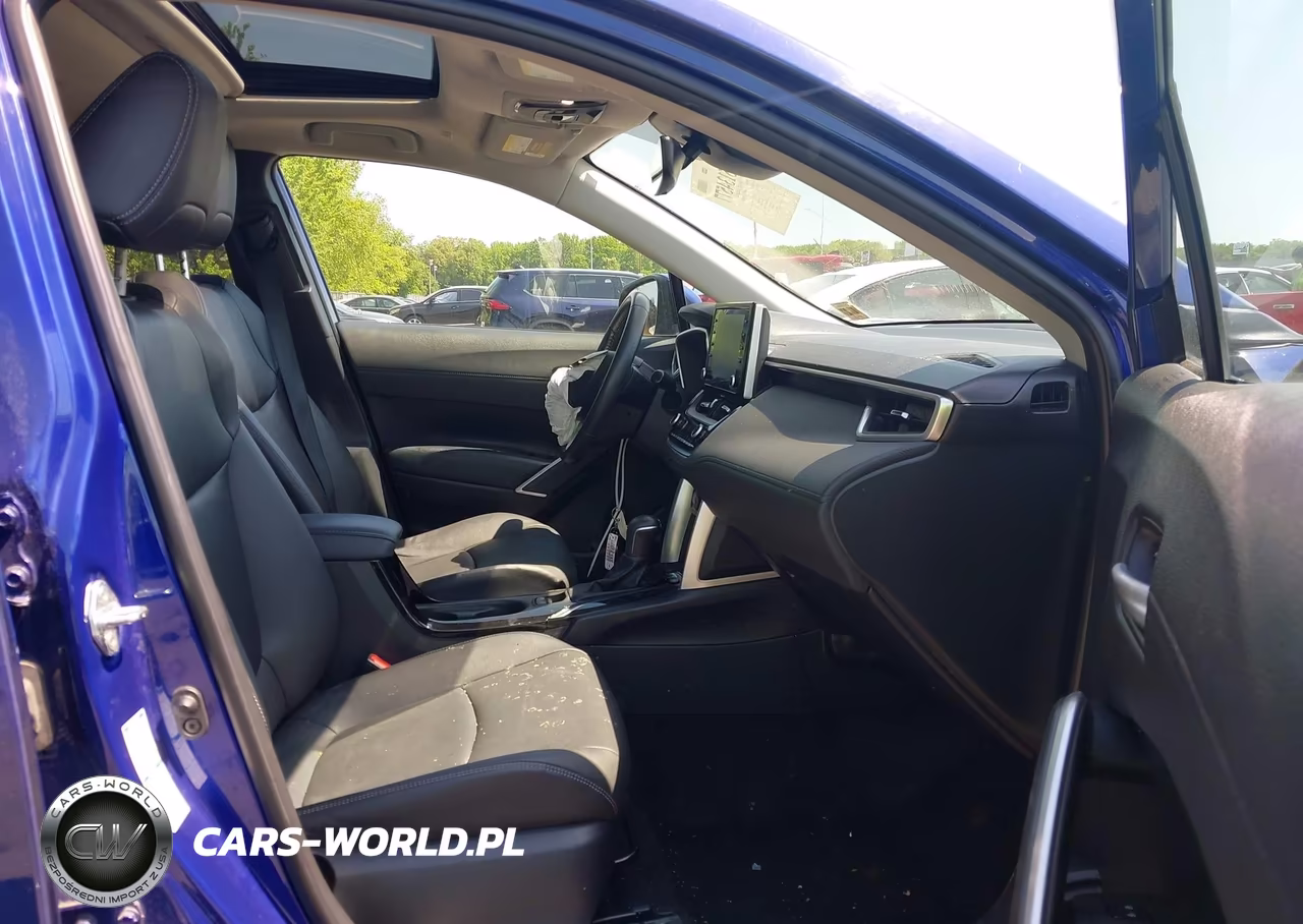 2022 Toyota Corolla Cross Xle VIN:7MUDAABG7NV005415 - 5