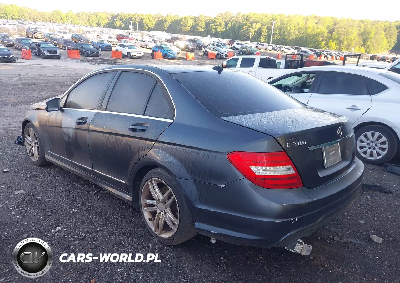 2013 Mercedes-Benz C 300 Sport 4Matic VIN:WDDGF8AB9DR288104 - 3