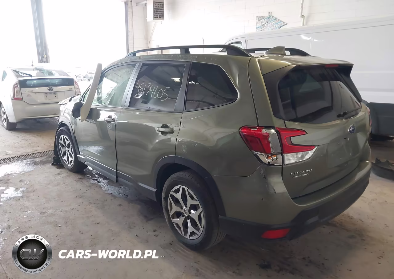 2021 Subaru Forester Premium VIN:JF2SKAJC6MH475758 - 3