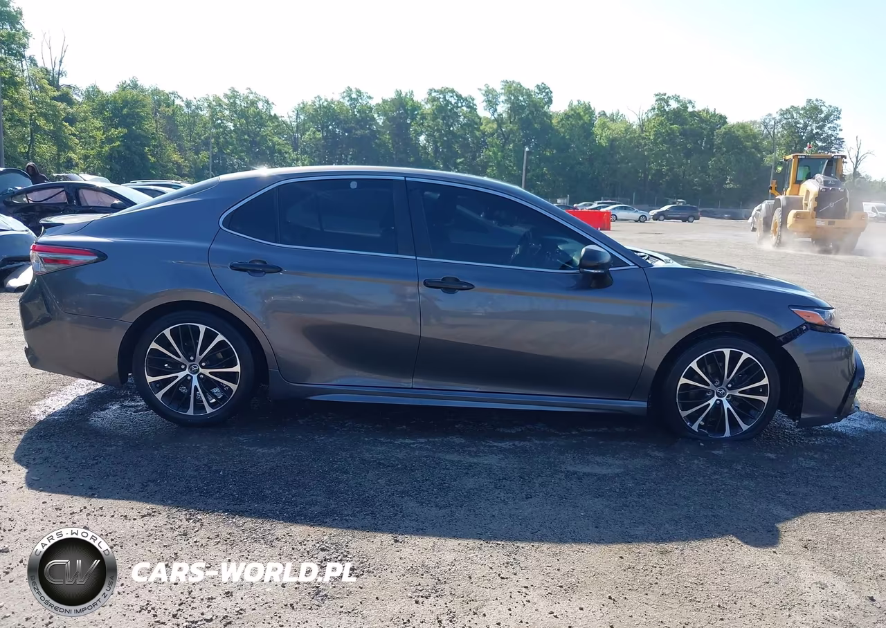 2018 Toyota Camry Se VIN:4T1B11HK5JU540953 - 13