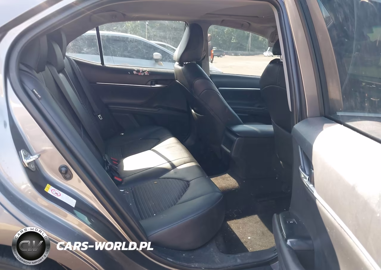 2018 Toyota Camry Se VIN:4T1B11HK5JU540953 - 8