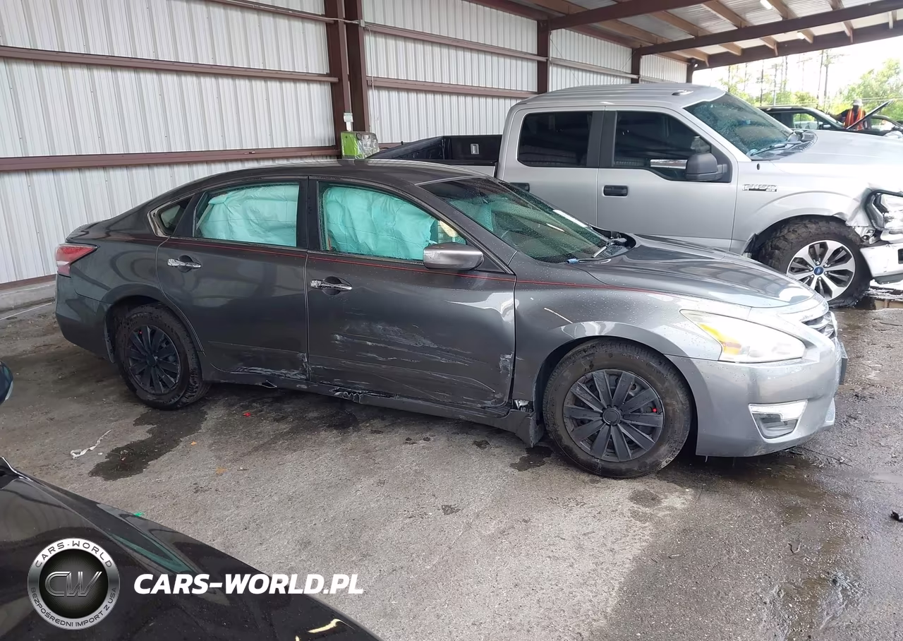 2015 Nissan Altima 2.5 S VIN:1N4AL3AP1FN922500 - 12