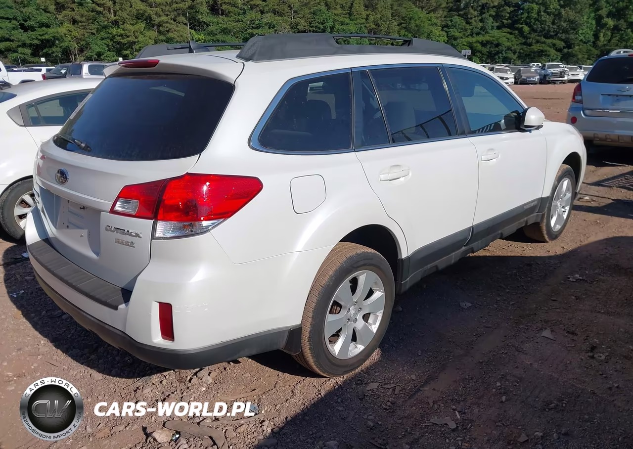2011 Subaru Outback 2.5I Premium VIN:4S4BRBFC8B3408142 - 4