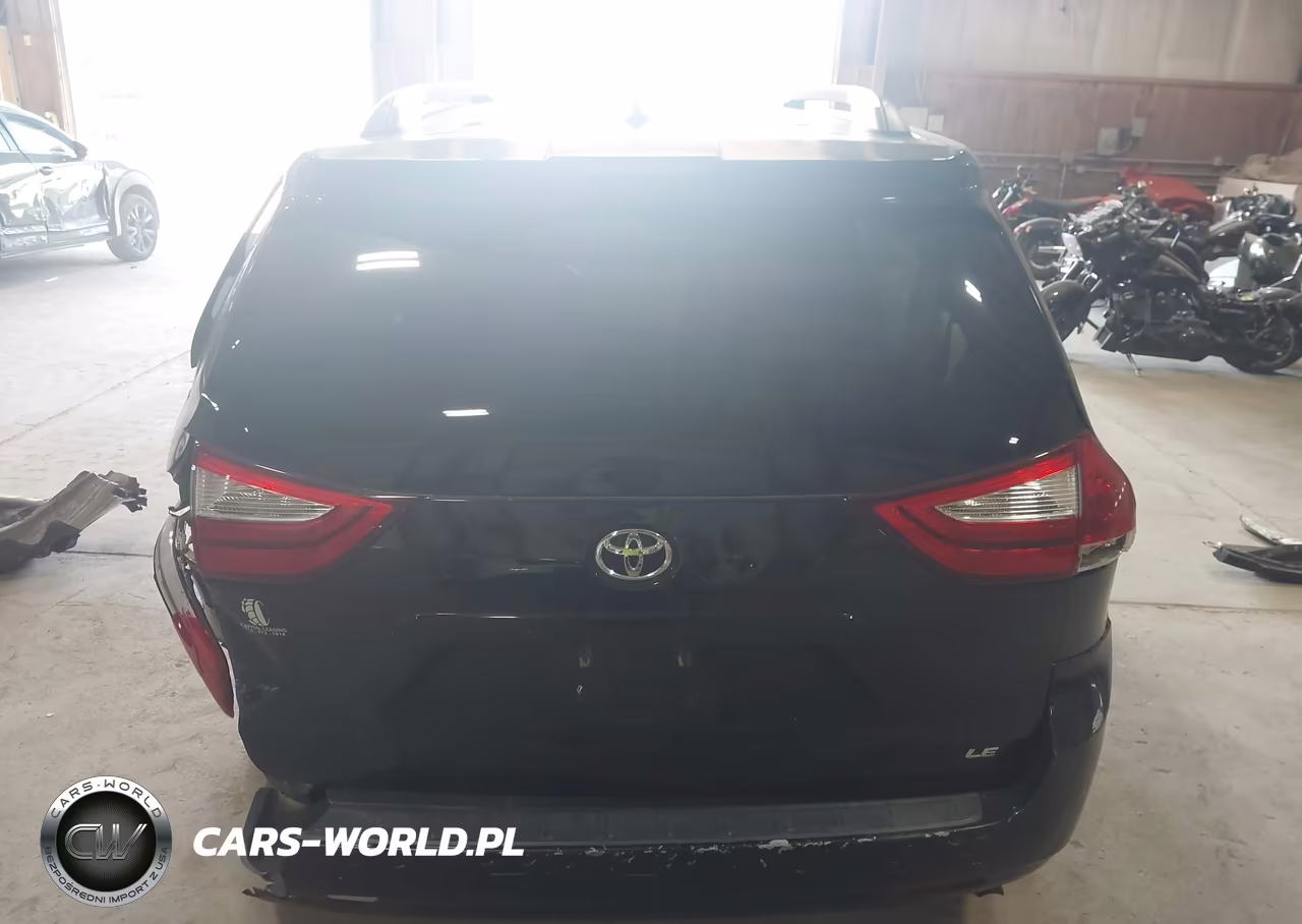 2018 Toyota Sienna Le 8 Passenger VIN:5TDKZ3DC1JS944456 - 15