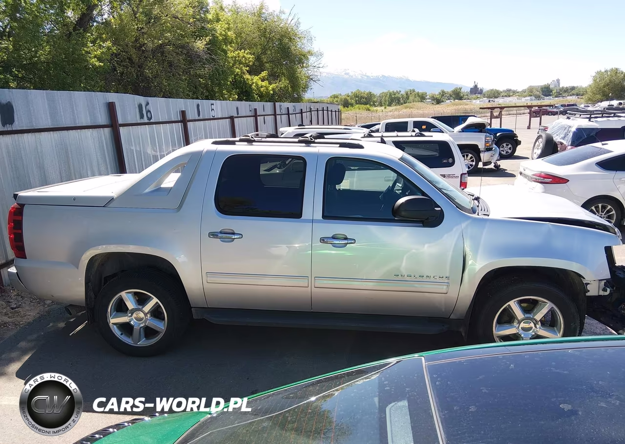 2011 Chevrolet Avalanche 1500 Ls VIN:3GNTKEE31BG319890 - 13