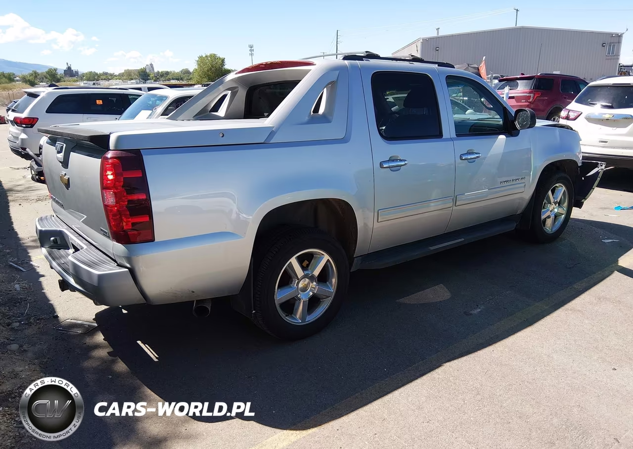 2011 Chevrolet Avalanche 1500 Ls VIN:3GNTKEE31BG319890 - 4