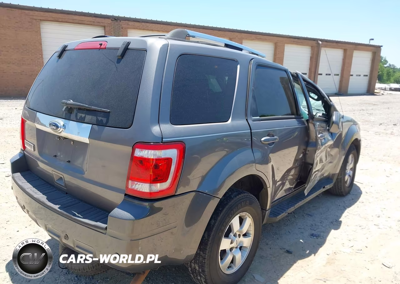 2010 Ford Escape Limited VIN:1FMCU0E72AKC28302 - 4