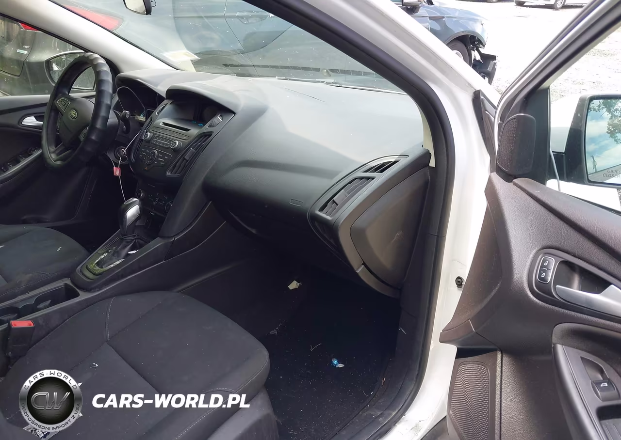 2015 Ford Focus Se VIN:1FADP3K28FL224238 - 5