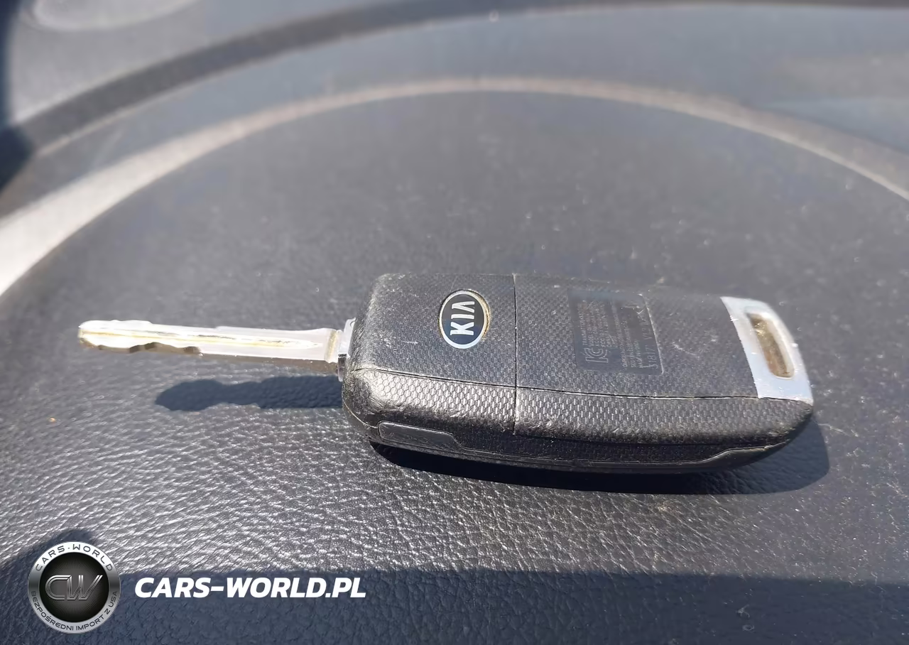 2018 Kia Forte Lx VIN:3KPFK4A76JE182884 - 11