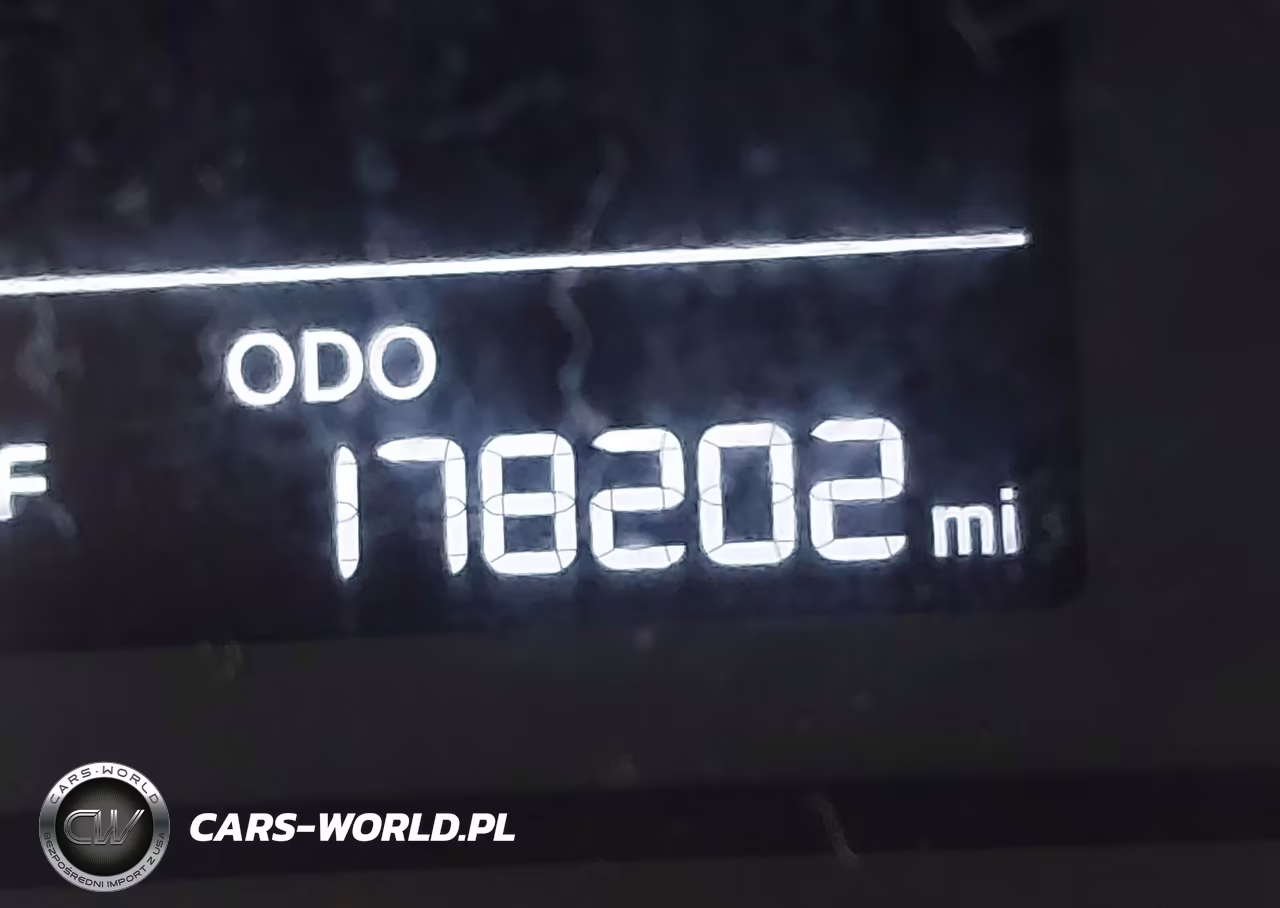 2018 Kia Forte Lx VIN:3KPFK4A76JE182884 - 15
