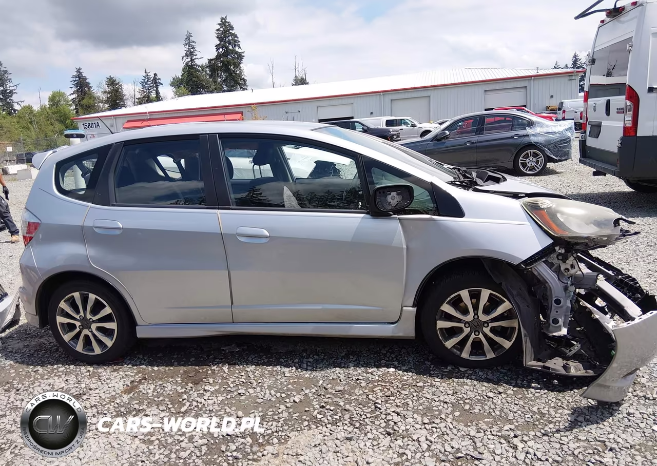 2012 Honda Fit Sport VIN:JHMGE8G51CC041903 - 14