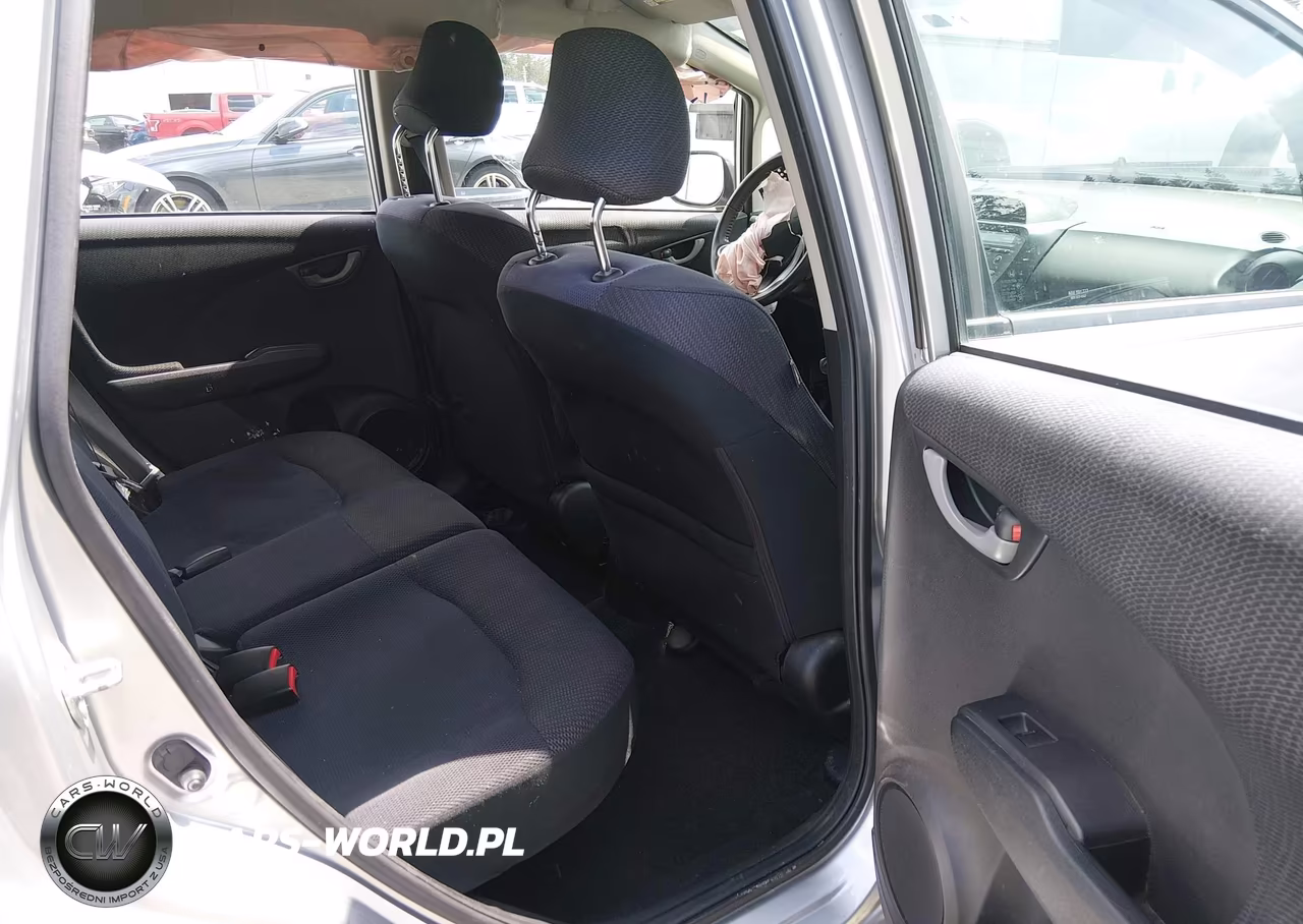2012 Honda Fit Sport VIN:JHMGE8G51CC041903 - 19