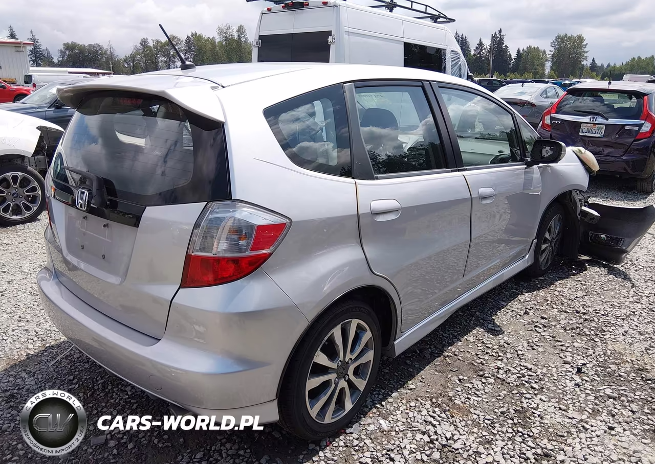 2012 Honda Fit Sport VIN:JHMGE8G51CC041903 - 4