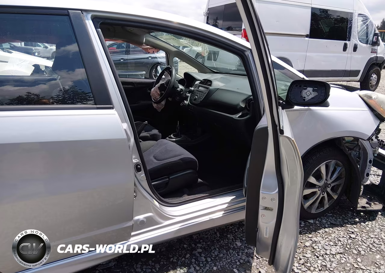 2012 Honda Fit Sport VIN:JHMGE8G51CC041903 - 5