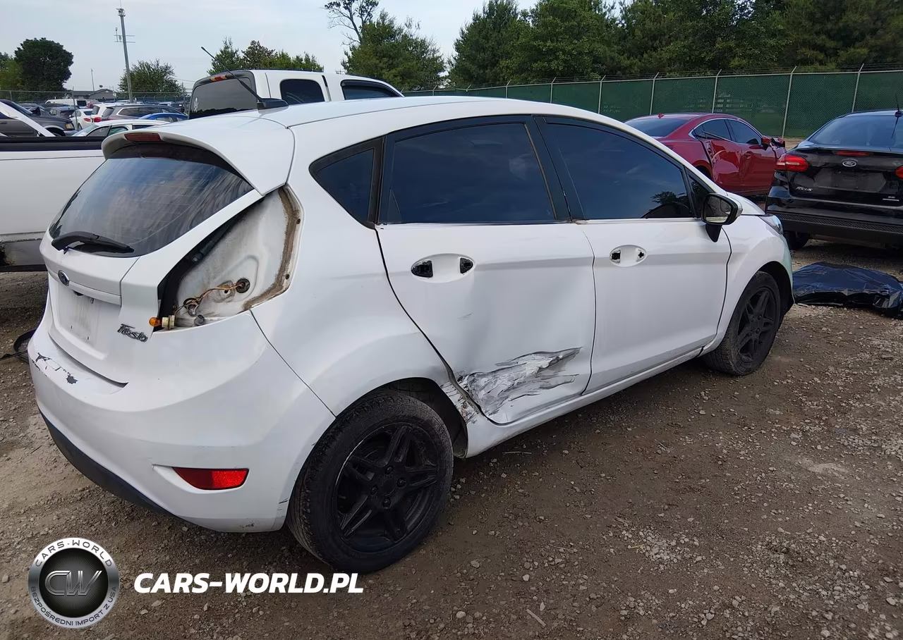 2018 Ford Fiesta Se VIN:3FADP4EJ0JM104112 - 4