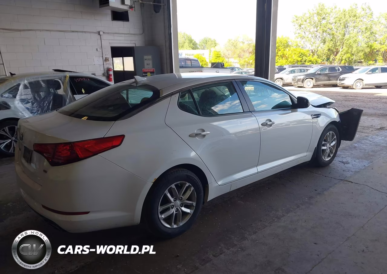 2013 Kia Optima Lx VIN:5XXGM4A73DG180696 - 4