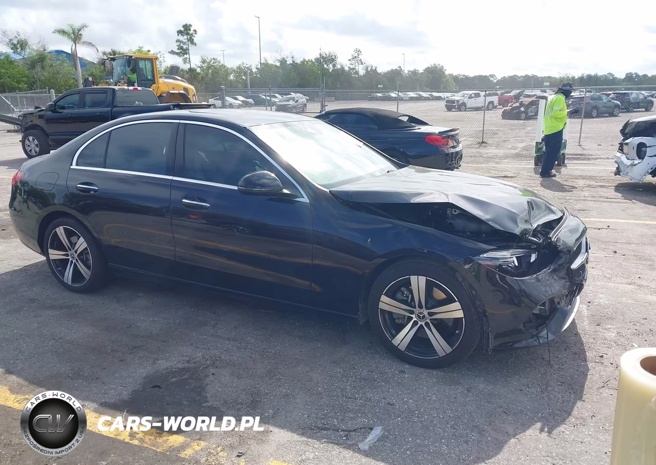 2025 Mercedes-Benz C 300 – zdjęcie 1 z 16