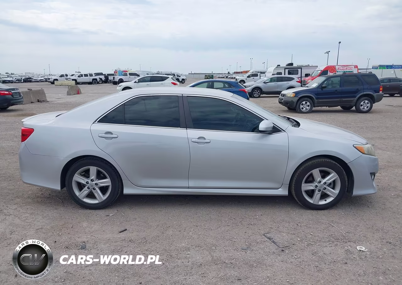2014 Toyota Camry Se VIN:4T1BF1FK8EU416475 - 13