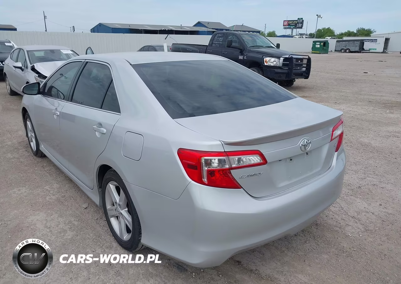 2014 Toyota Camry Se VIN:4T1BF1FK8EU416475 - 3