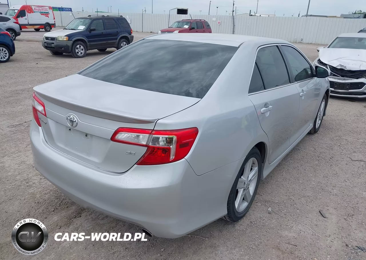 2014 Toyota Camry Se VIN:4T1BF1FK8EU416475 - 4