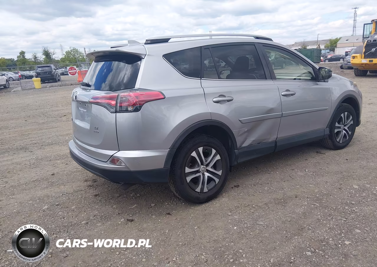 2018 Toyota Rav4 Le VIN:JTMBFREV2JJ202060 - 4