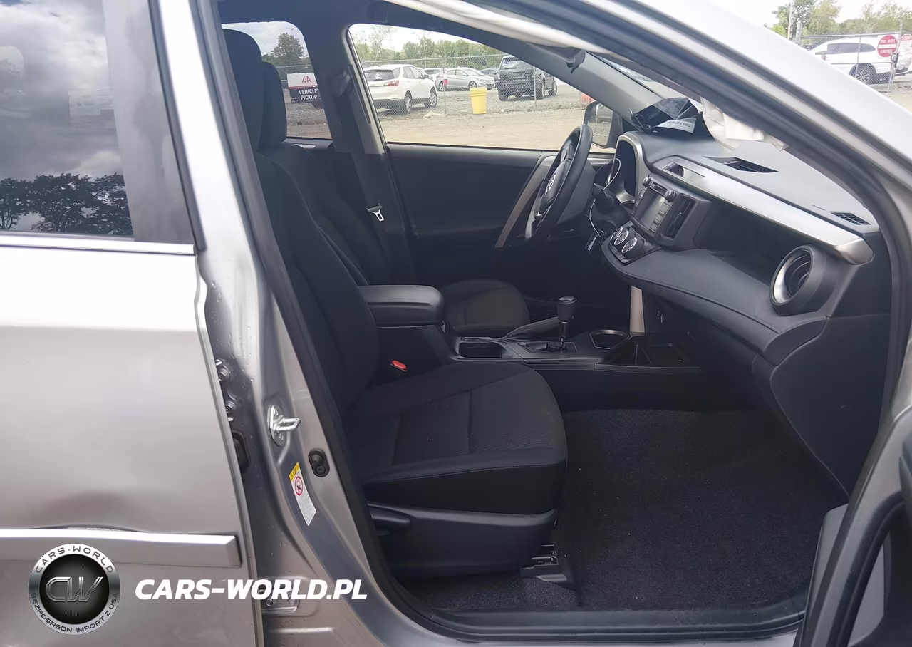 2018 Toyota Rav4 Le VIN:JTMBFREV2JJ202060 - 5
