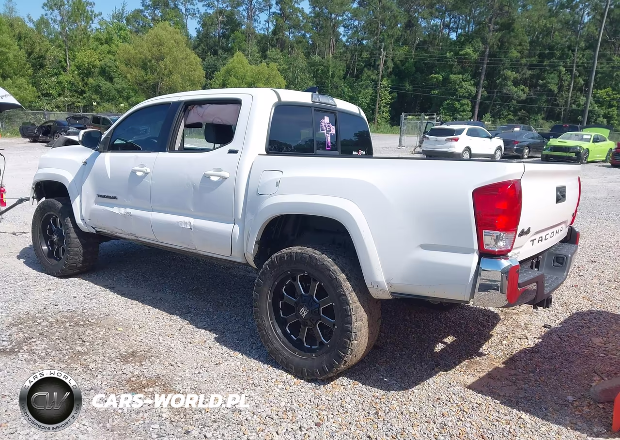 2017 Toyota Tacoma Sr5 V6 VIN:5TFCZ5AN8HX104104 - 3