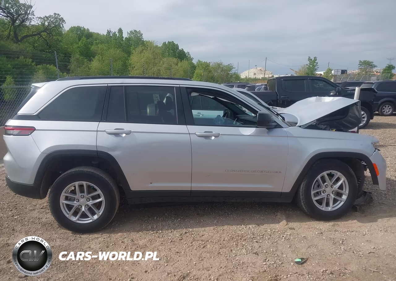 2024 Jeep Grand Cherokee Laredo X 4X4 VIN:1C4RJHAG9RC252713 - 13