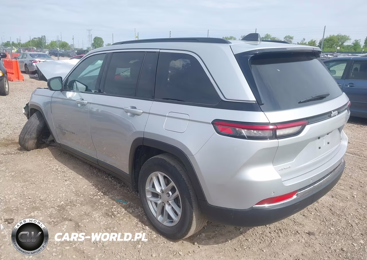 2024 Jeep Grand Cherokee Laredo X 4X4 VIN:1C4RJHAG9RC252713 - 3