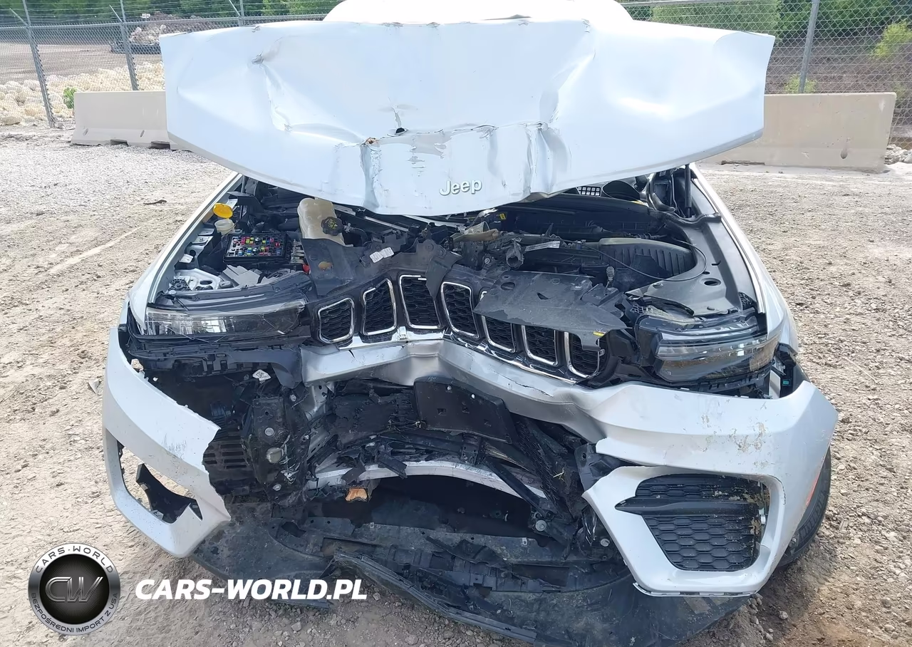 2024 Jeep Grand Cherokee Laredo X 4X4 VIN:1C4RJHAG9RC252713 - 6