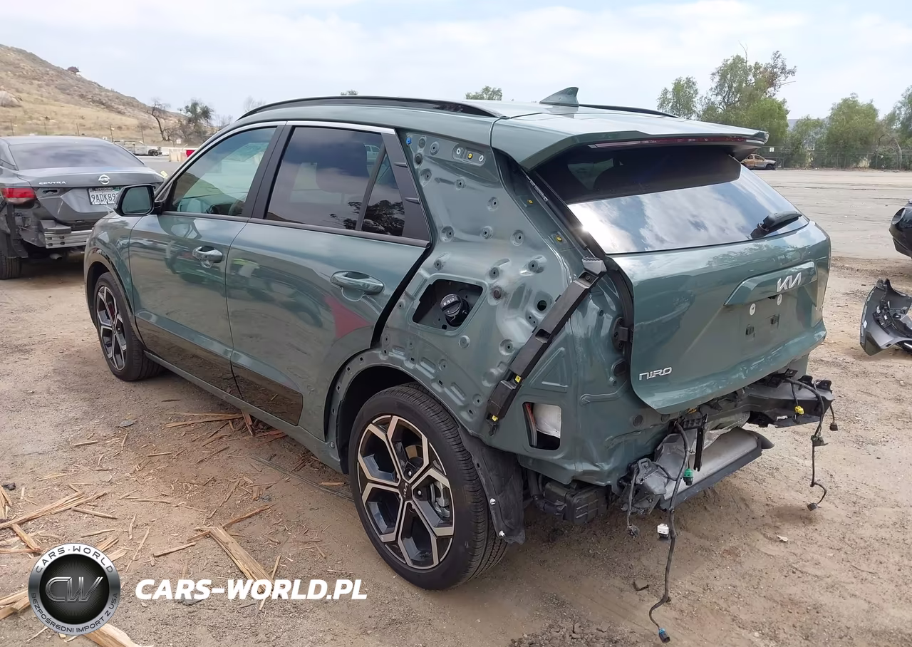 2023 Kia Niro Ex Touring VIN:KNDCR3LE8P5114496 - 3