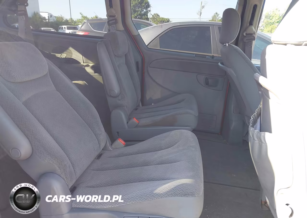 2005 Chrysler Town & Country Touring VIN:2C8GP54L55R535400 - 8