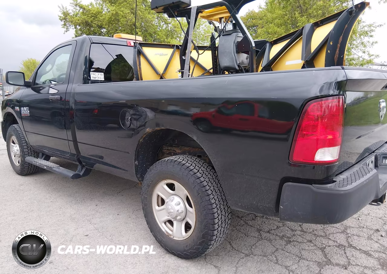 2018 Ram 2500 Tradesman 4X4 8' Box VIN:3C6LR5AT7JG343661 - 13