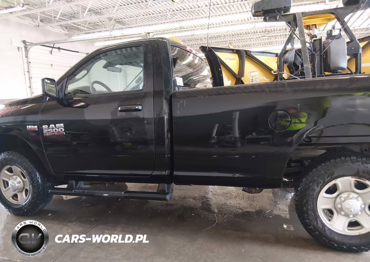 2018 Ram 2500 Tradesman 4X4 8' Box VIN:3C6LR5AT7JG343661 - 17