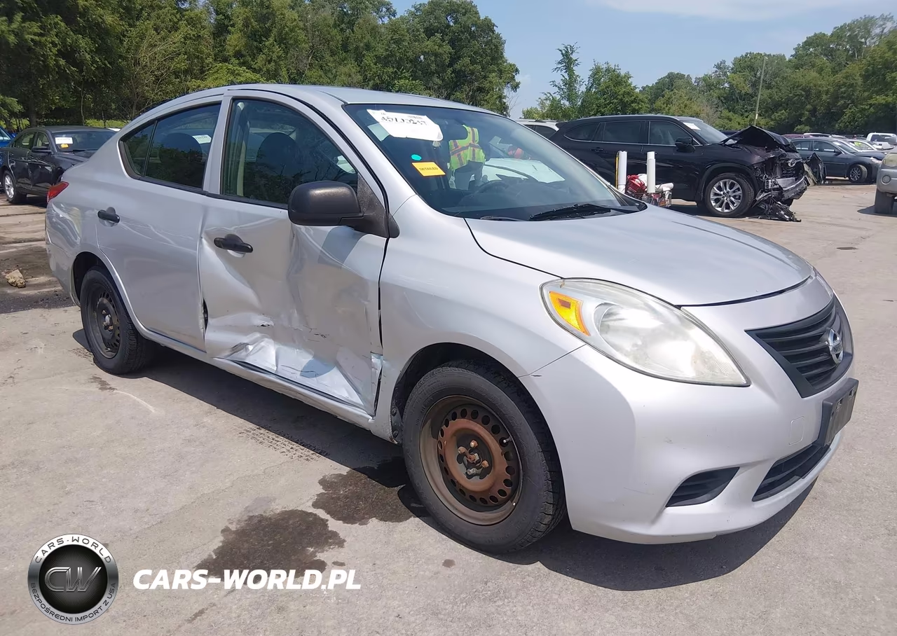 2013 Nissan Versa 1.6 S – zdjęcie 1 z 19