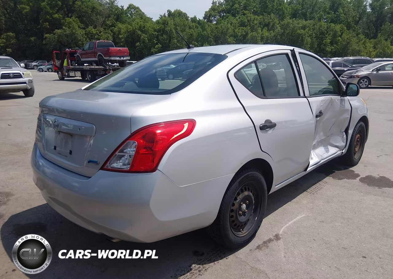 2013 Nissan Versa 1.6 S VIN:3N1CN7AP0DL882897 - 4