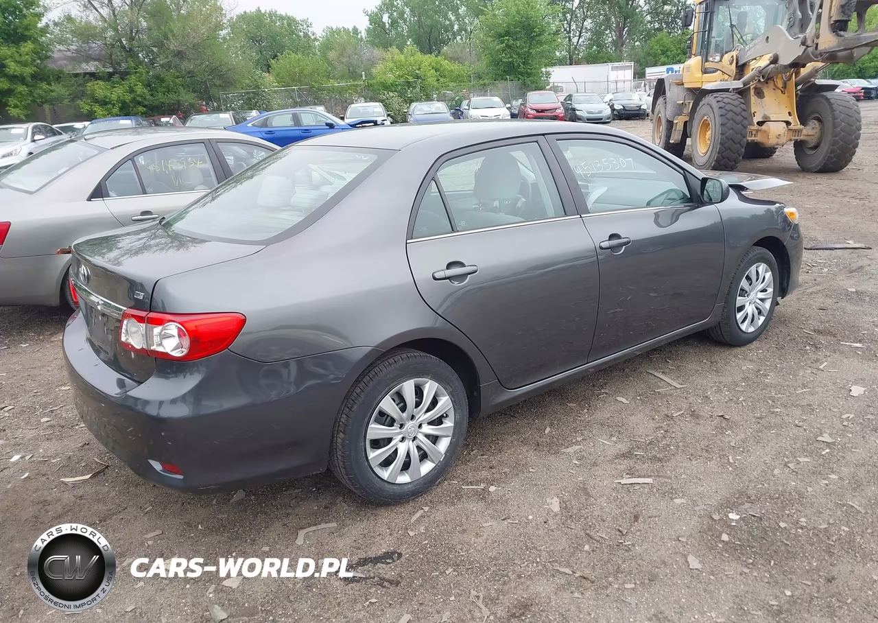 2013 Toyota Corolla Le VIN:2T1BU4EE5DC066211 - 4