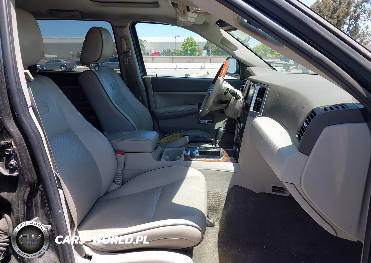 2009 Jeep Grand Cherokee Overland VIN:1J8HR68T49C507403 - 5