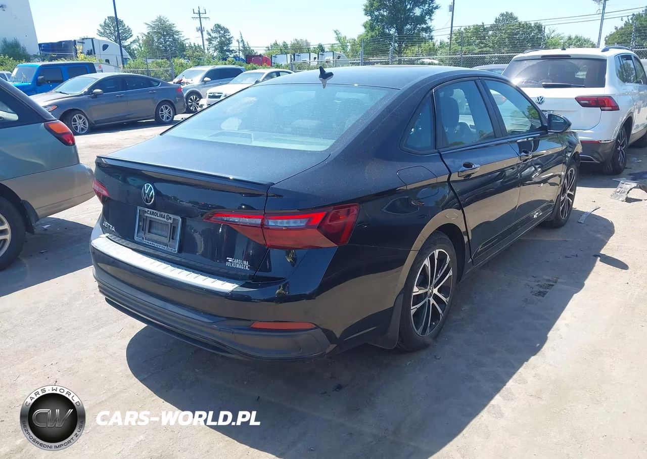 2023 Volkswagen Jetta 1.5T Sport VIN:3VWBM7BU4PM025414 - 4