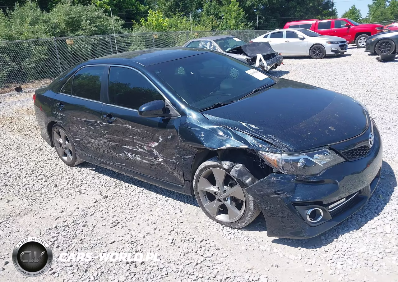 2014 Toyota Camry Se Sport – zdjęcie 1 z 16