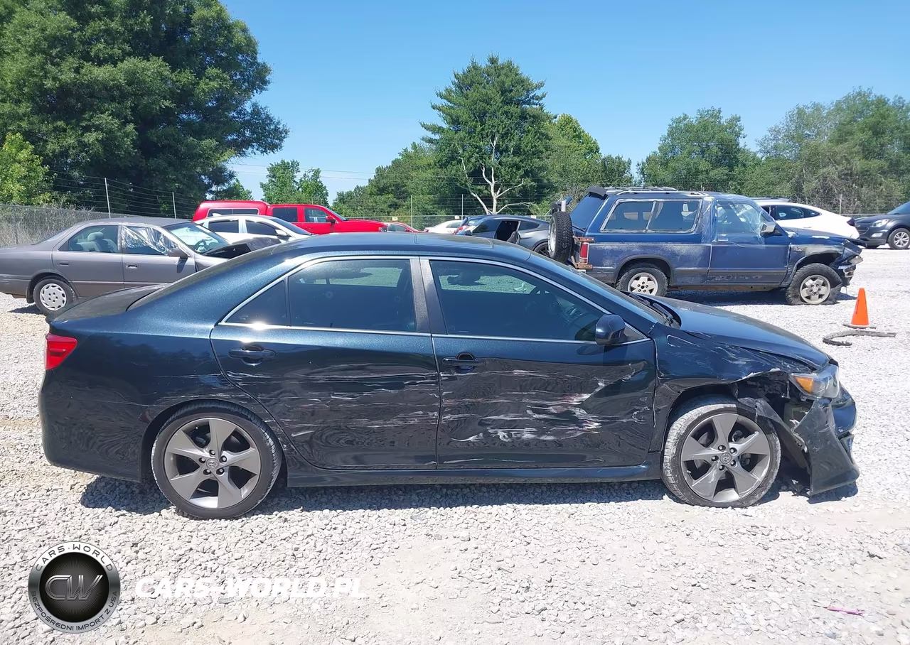 2014 Toyota Camry Se Sport VIN:4T1BF1FK4EU465270 - 13