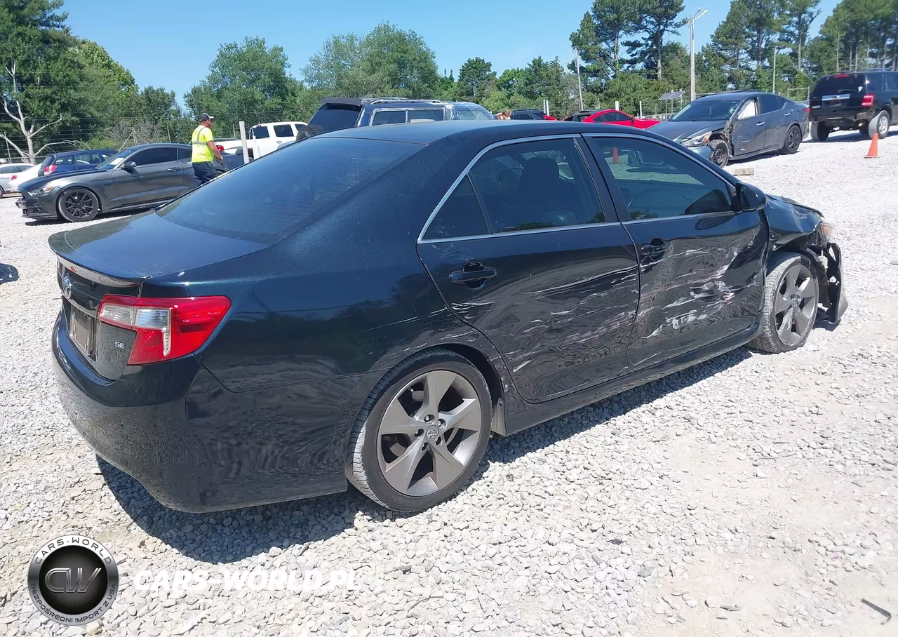 2014 Toyota Camry Se Sport VIN:4T1BF1FK4EU465270 - 4